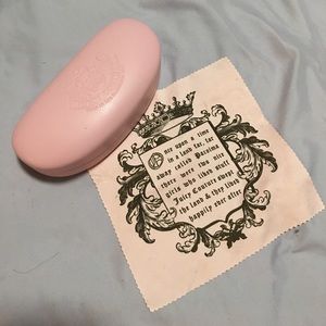 Juicy Couture Sunglass Case and Wipe